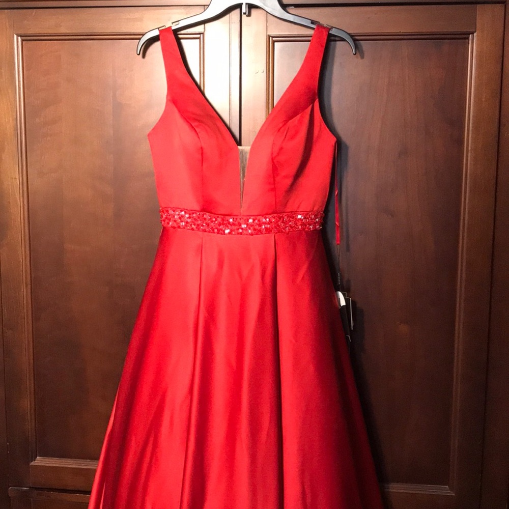 Andrea & Leo Couture Red Full Length Dress Size 4